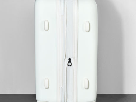Vanilla Gelato suitcase, close-up of the expansion zip around the side